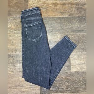 KanCan Skinny Jeans. Size 27